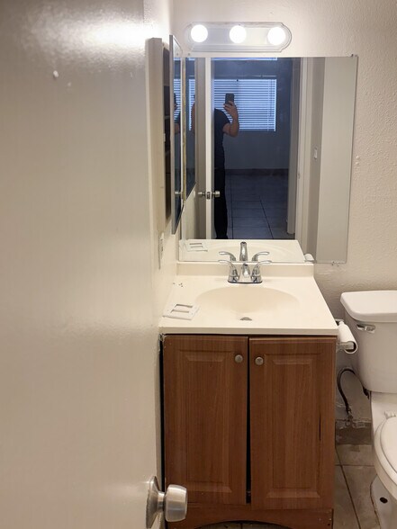 More Photos Of 542 N Normandie Ave, Los Angeles Apartments For Sale