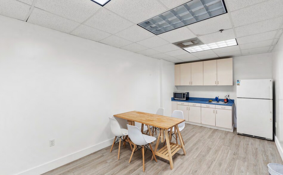 More Photos Of 66-68 W Flagler St, Miami Loft Creative Space For Sale
