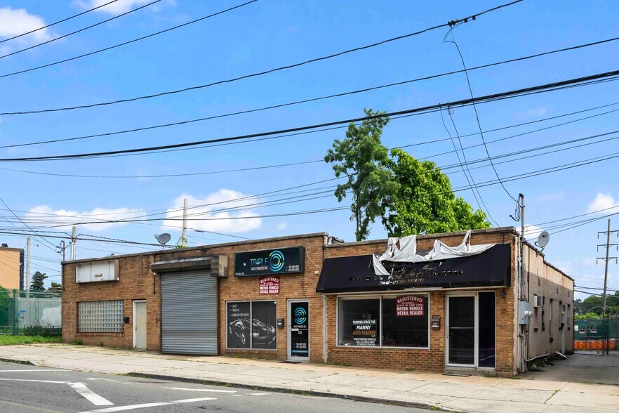 More Photos Of 507 Eagle Ave, West Hempstead Freestanding For Sale