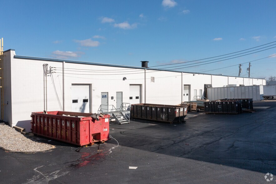 More Photos Of 11717-11725 Chesterdale Rd, Springdale Unknown For Lease