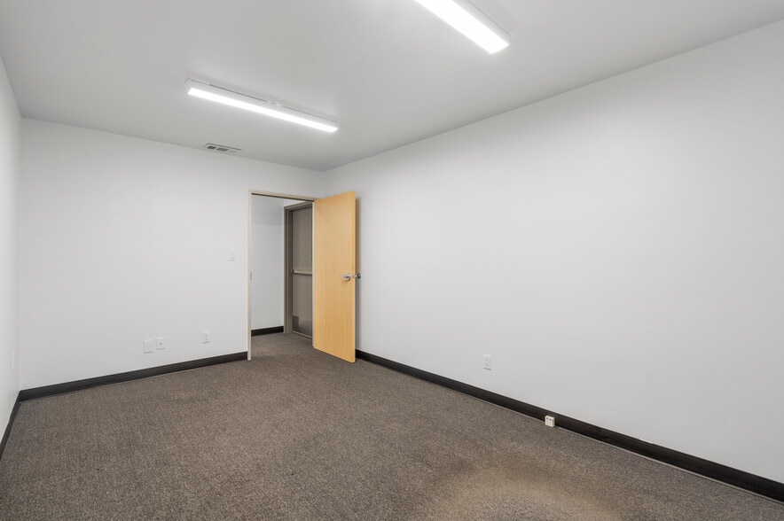 More Photos Of 2505 Amaral Ct, Hayward Warehouse For Sale