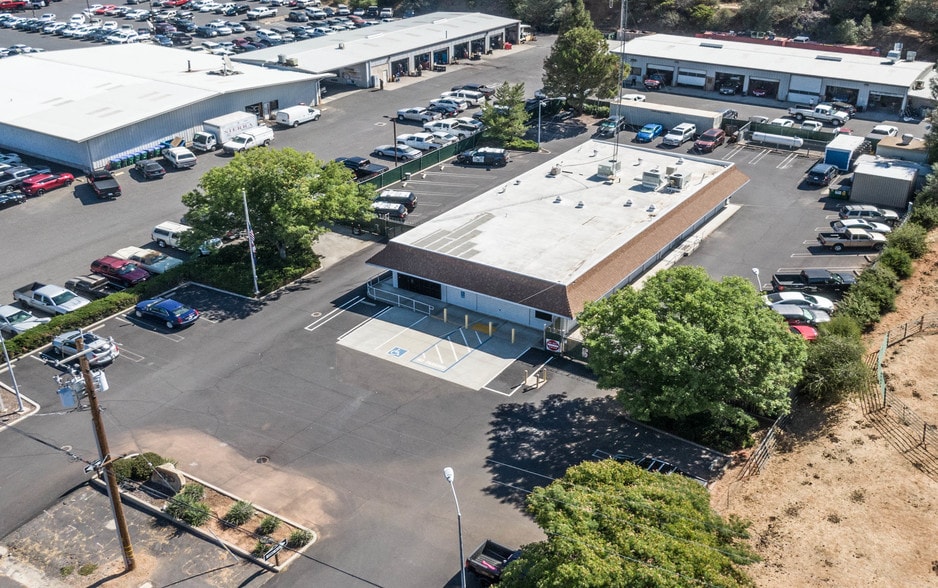 More Photos Of 18437 5th Ave, Jamestown Office For Sale