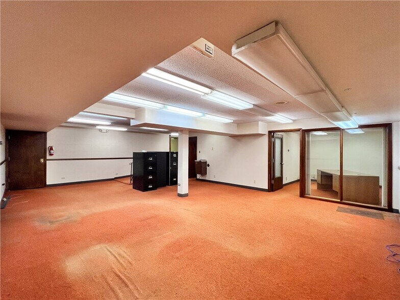 More Photos Of 436 E La Salle Ave, Barron Office Residential For Lease