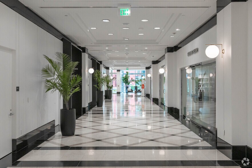 More Photos Of 1111 Brickell Ave, Miami Office For Lease