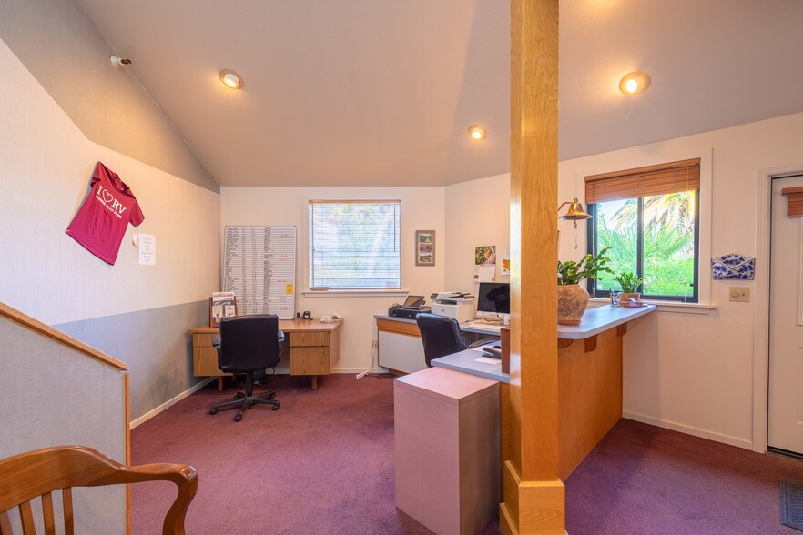 More Photos Of 367-387 N State St, Ukiah Office For Sale