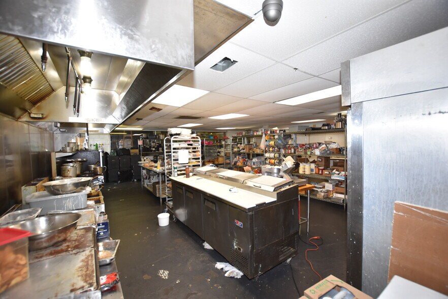 More Photos Of 416 E North St, Sweetwater Storefront Retail Office For Sale