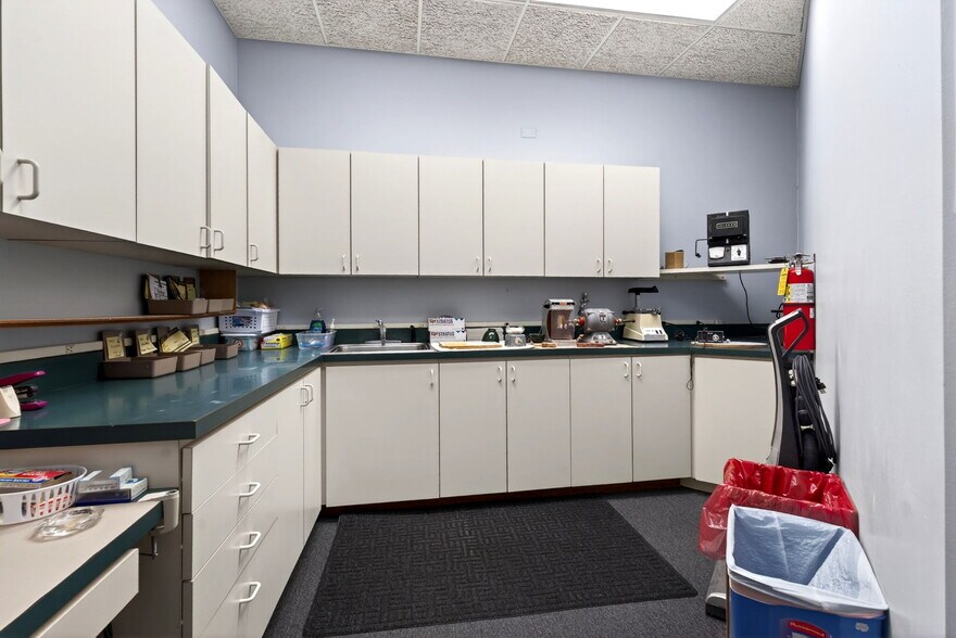 More Photos Of 1964 N Lakeman Dr, Bellbrook Medical For Sale