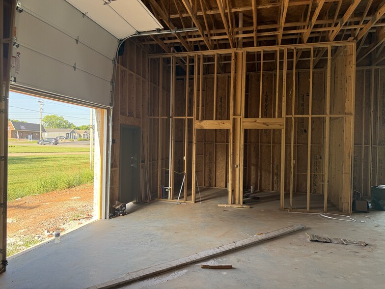 More Photos Of 5844 Scottsville Rd, Bowling Green Storefront Retail Office For Sale