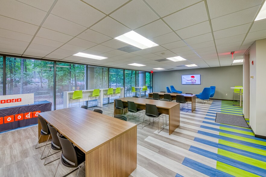 More Photos Of 6075 The Corners Pky, Peachtree Corners Office For Lease