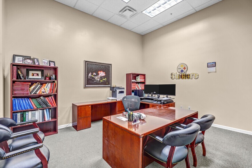 More Photos Of 863-885 N Douglas St, El Segundo Office For Sale