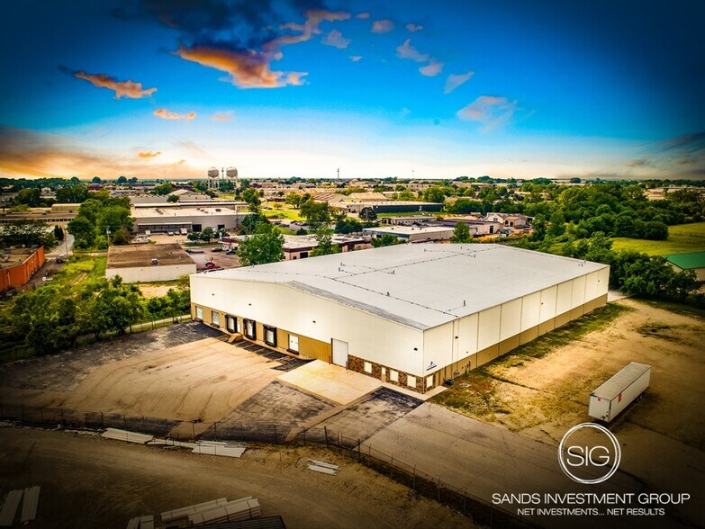 More Photos Of 7921 N Hale Ave, Peoria Warehouse For Sale