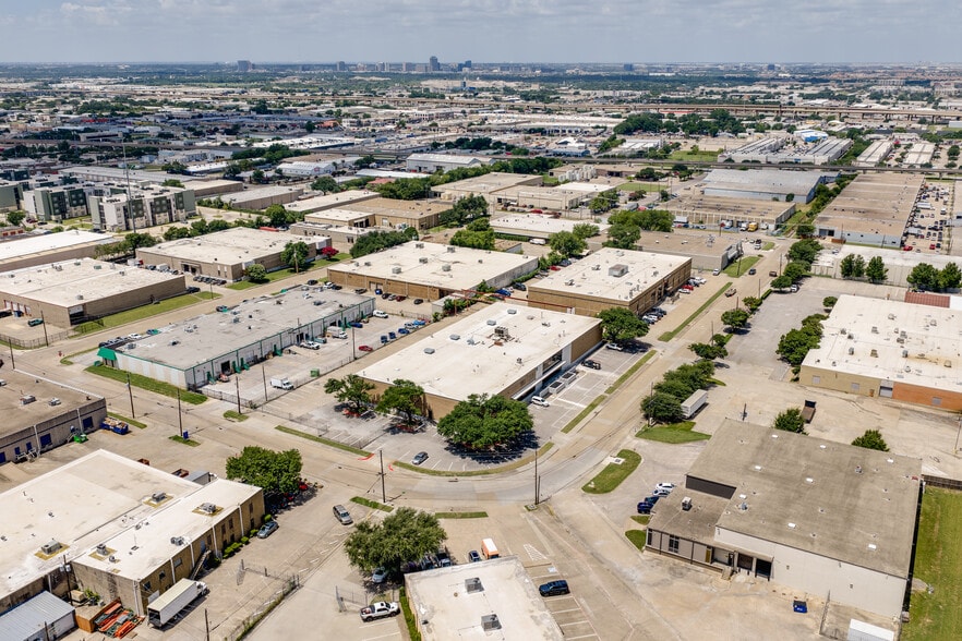 More Photos Of 11245 Indian Trl, Dallas Manufacturing For Lease
