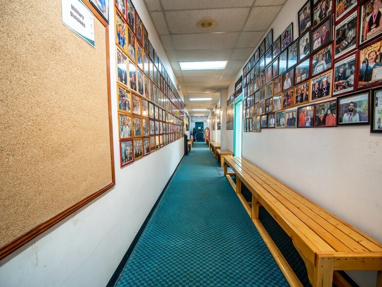 More Photos Of 754 Beaver Ruin Rd NW, Lilburn Freestanding For Lease