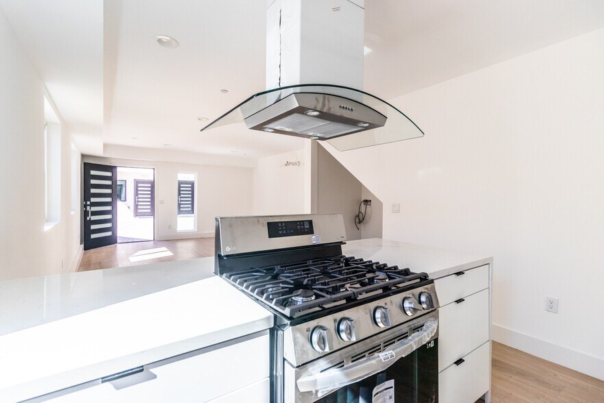 More Photos Of 4505 18th, Los Angeles Apartments For Sale