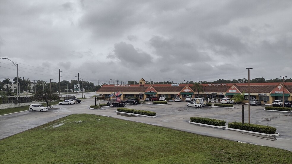 More Photos Of 701-769 NW Federal Hwy, Stuart Unknown For Lease
