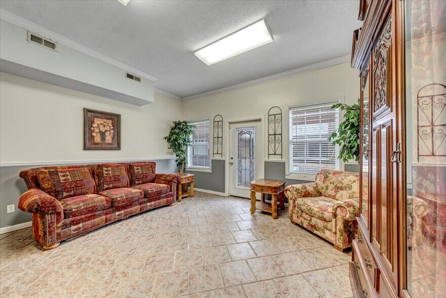 More Photos Of 106 W Laurel St, Scottsboro Office Residential For Sale