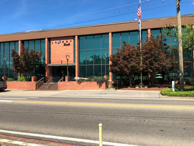 More Photos Of 133 Scanlan St, Newton Distribution For Sale