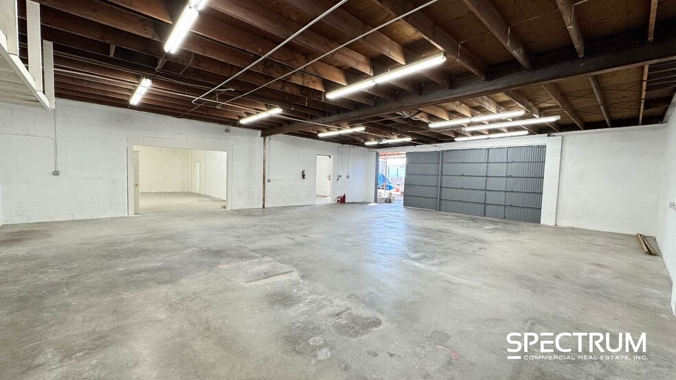 More Photos Of 16021 Arminta St, Van Nuys Warehouse For Sale