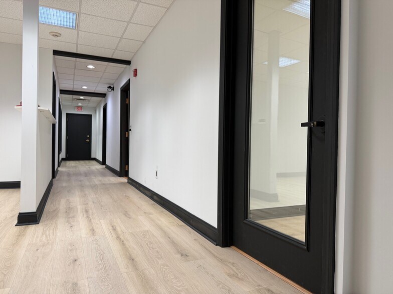 More Photos Of 960 Reservoir Ave, Cranston Office For Lease