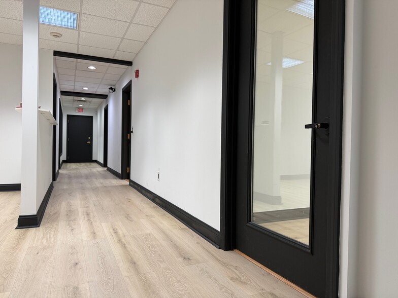 More Photos Of 960 Reservoir Ave, Cranston Office For Lease