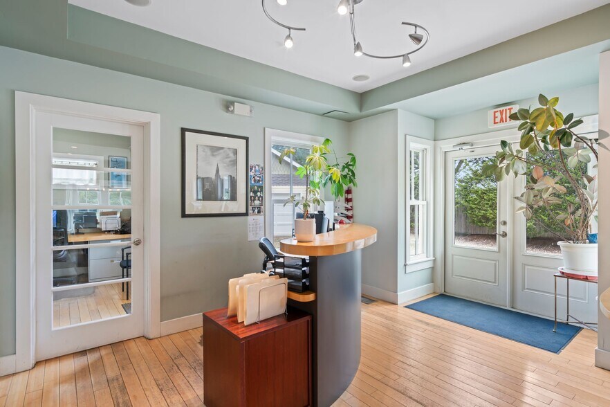 More Photos Of 67 Fort Salonga Rd W, Northport Loft Creative Space For Sale
