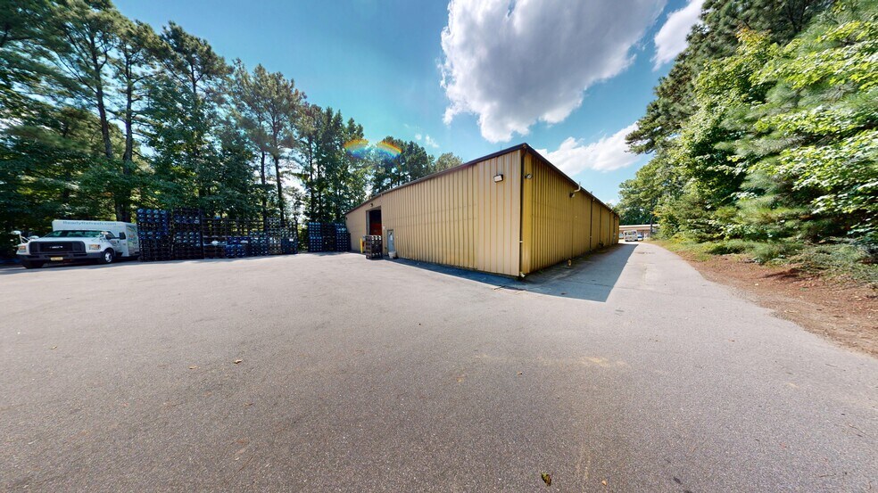 More Photos Of 5921 Triangle Dr, Raleigh Warehouse For Lease