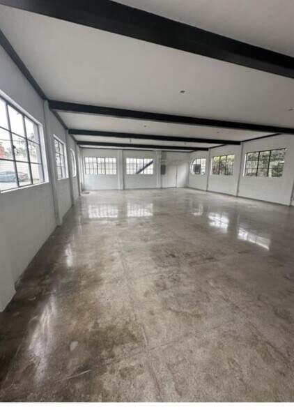 More Photos Of 1660 Laurel St, San Carlos Storefront Retail Residential For Lease