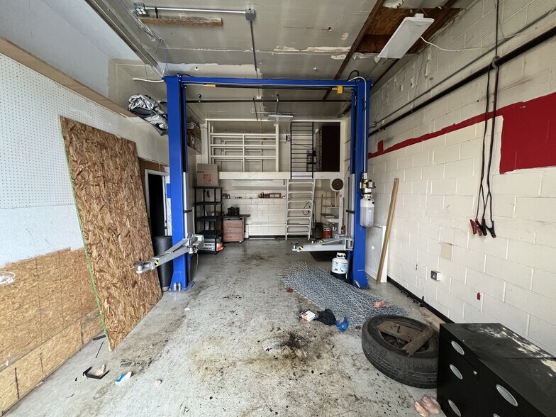 More Photos Of 410 Walnut St, New Richmond Office For Sale