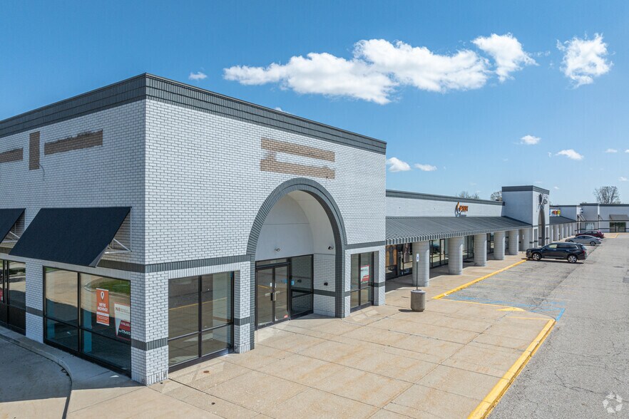 More Photos Of 4450-4548 Breton Rd SE, Grand Rapids General Retail For Sale