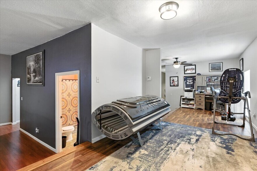 More Photos Of 501-503 Iowa Ave, Essex Storefront Retail Residential For Sale