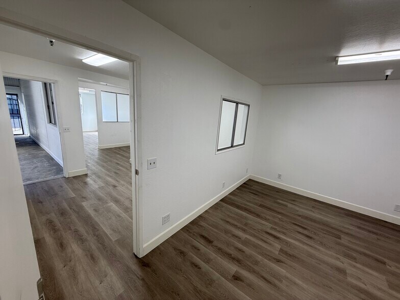 More Photos Of 4080 Horton St, Emeryville Distribution For Lease