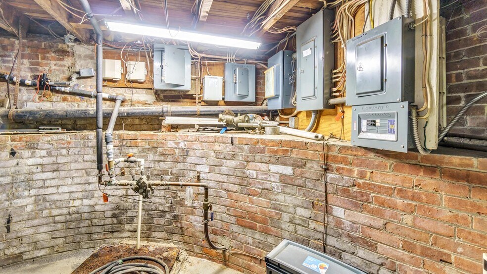 More Photos Of 32 Chichester Ave, Center Moriches Industrial For Sale