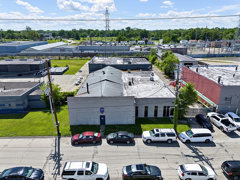 More Photos Of 12925 Auburn St, Detroit Warehouse For Sale