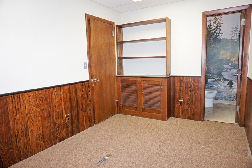 More Photos Of 1185 New Litchfield St, Torrington Medical For Sale