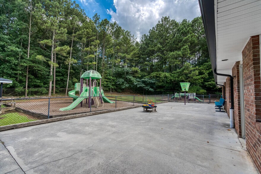 More Photos Of 2081 Mesa Valley Way, Austell Specialty For Sale