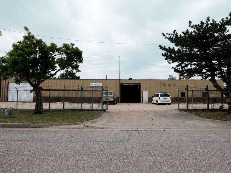 Primary Photo Of 1364 NE 3rd St, Oklahoma City Warehouse For Sale