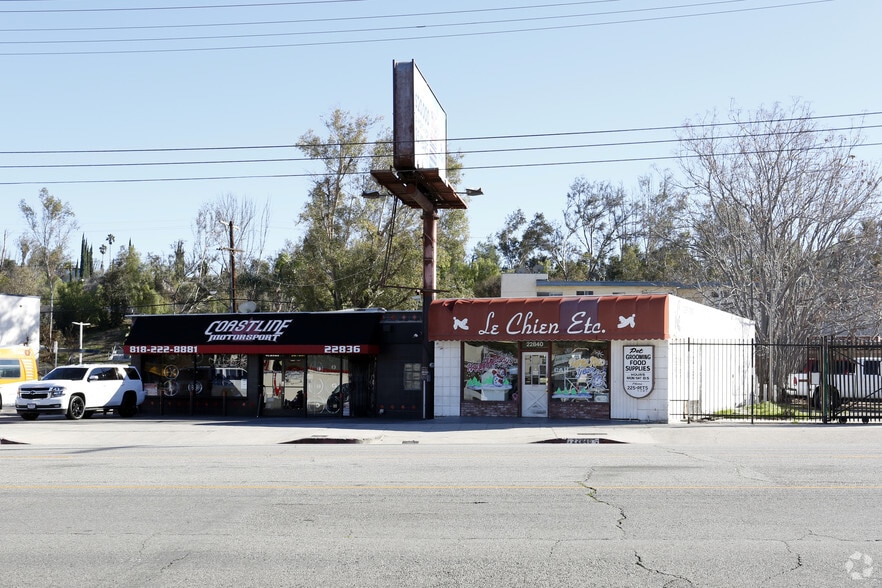 More Photos Of 22840 Ventura Blvd, Woodland Hills Storefront For Lease