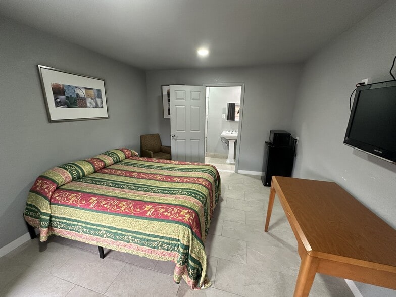 More Photos Of 1501 W Capitol Ave, West Sacramento Hotel For Sale