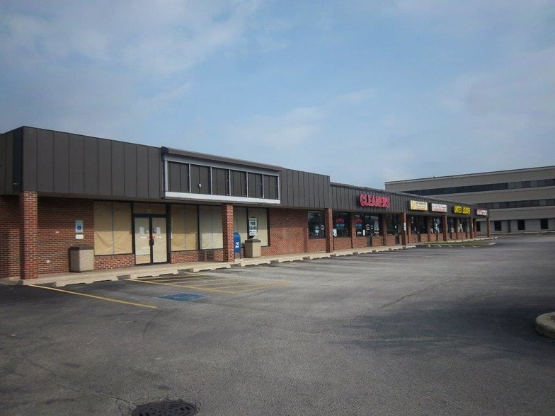 More Photos Of 30-60 S Meacham Rd, Schaumburg General Retail For Lease