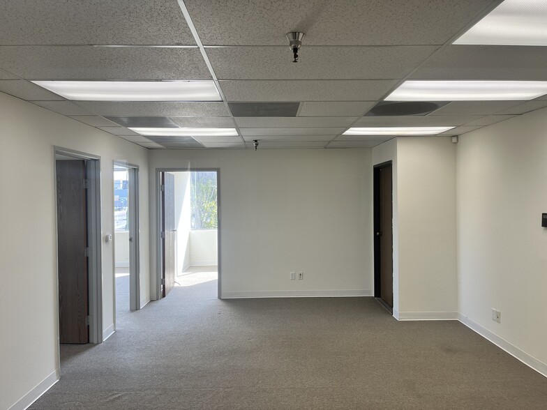 More Photos Of 2512 Artesia Blvd, Redondo Beach Office For Lease