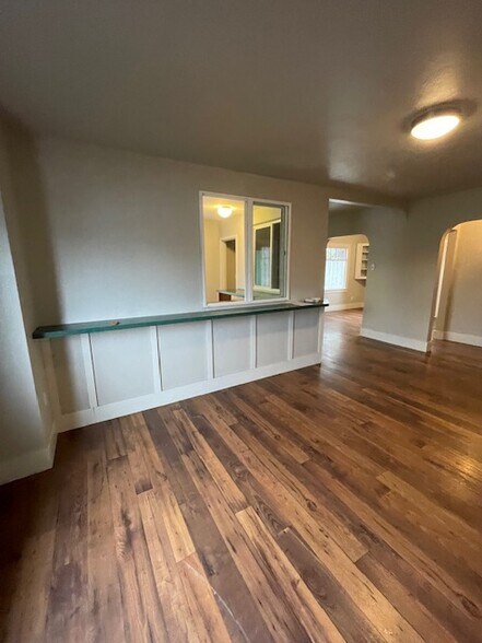 More Photos Of 200 Main St, Rickreall Storefront Retail Office For Lease