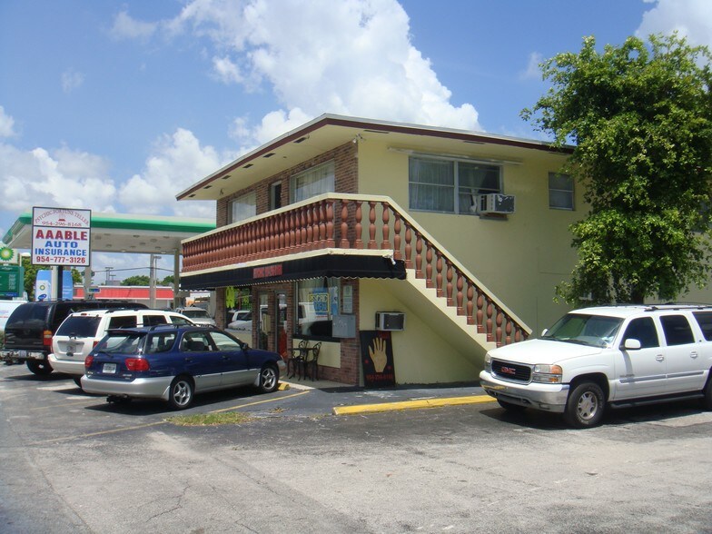 More Photos Of 2041 W Oakland Park Blvd, Oakland Park Storefront Retail Residential For Lease