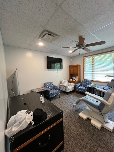 More Photos Of 13770 Frontier Ct, Burnsville Office For Sale