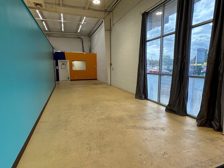 More Photos Of 7400 US Highway 19, New Port Richey Storefront For Lease
