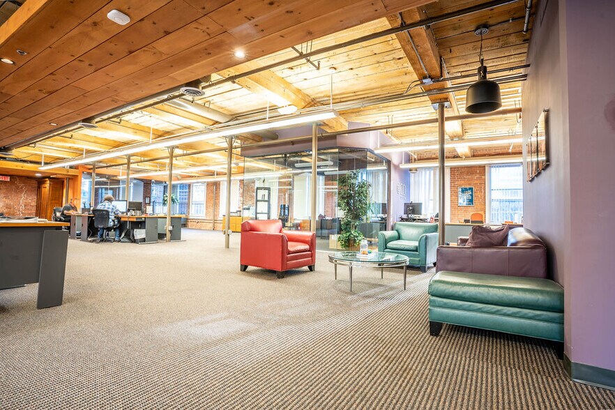 More Photos Of 27-75 Glen Rd, Sandy Hook Office For Sale