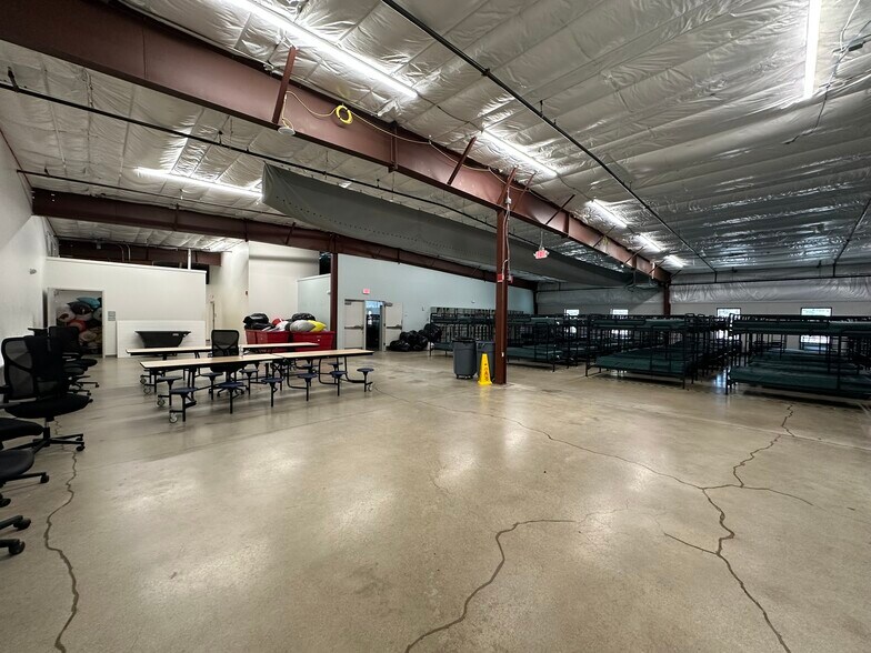 More Photos Of 166 Riverside Industrial Pky, Portland Shelter For Lease