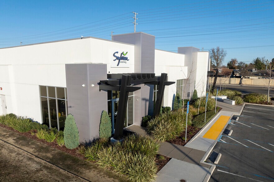 More Photos Of 1532 Standiford, Modesto Office For Lease