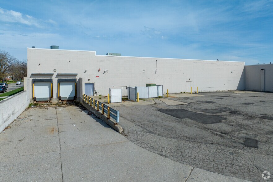 More Photos Of 31001-31145 Harper Ave, Saint Clair Shores Storefront For Lease