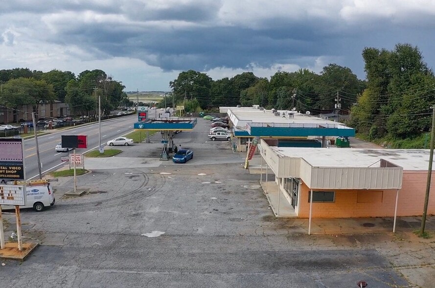 More Photos Of 5320 Riverdale Rd, Atlanta Freestanding For Lease