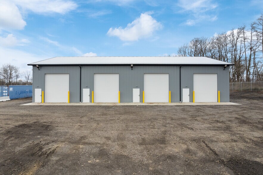 More Photos Of 204 Trump Ave NE, East Canton Flex For Lease